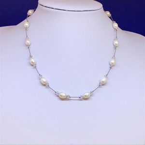 Freshwater pearl and Swarovski crystal necklace