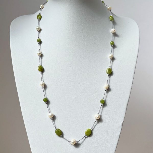 Freshwater pearl and green garnet necklace